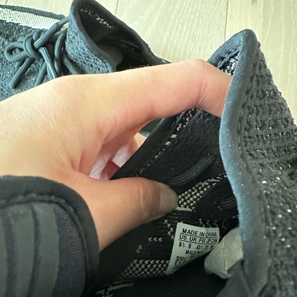 Yeezy Boost 350 V2 - Picture 5 of 5